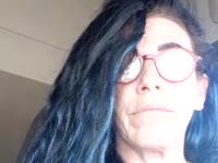 Je suis une jolie brune aux cheveux longs, les yeux verts. Je suis très coquine, venez passer un moment très HOT avec moi, vous ne pourrez plus vous en passer.