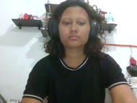 Um pouco tímido, mas também extrovertido. Um pouco exagerado, venha se divertir comigo. Estou aberto a experimentar coisas novas.