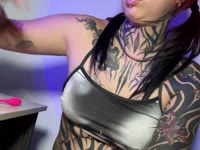 I love exploring my sexual boundaries and am intrigued by online sex; I enjoy the wild ideas you have in mind—and I hope you enjoy mine. Keep in mind that I’m very open-minded, and in my room, you can enjoy yourself without limits.