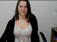 ola, soy una mujer, una chica dulce y traviesa a la que le gusta probar cosas nuevas.¿Quieres descubrir conmigo lo traviesa que puedo ser? estoy esperándote!