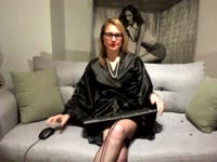 I can be your next-door neighbour or that young woman whose eyes you met in the street or that woman who works at the checkout of the supermarket. I am a simple young woman who loves simple pleasures. I like to raise the heat gradually by caresses, words, games. I am from a generation that witnessed a beautiful time regarding sexuality. A time when giving a compliment to a girl was appreciated by the latter. I wish you could feel free to express yourselves in mutual respect. And above all, that you have fun.