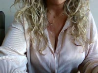 Im a hot girl, and i know what i want!And that is a girl of boy that is also very horney all day long! 24/7i want to lick your pussy so hard girl.Your kock deep in my mouth boy.and boys are you in for a three some? i do!!!!
