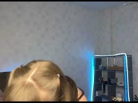 My name is Amy. I’m 19, and I live in a world where reality constantly blends with cinematic frames. Right now, I’m studying acting in Poland—learning how to master my voice, my body, and my emotions. They say the stage doesn’t tolerate anything fake, and I’ve brought that rule here with me.

If a director were to film my life, it would definitely be Quentin Tarantino. I live for that energy: from the frantic dialogues in roadside diners to the raw aesthetic of The Hateful Eight. I can spend hours debating why it was actually a soul inside that briefcase in Pulp Fiction, or quoting the classics while an old vinyl record crackles in the background.

Here’s what you should know about me before we get closer:

My weaknesses: The scent of old books, Pre-Raphaelite aesthetics, and analog photography. I always have my Polaroid camera with me—I love capturing the moments that can’t be reshot.

My rhythm: Between Shakespeare rehearsals and memorizing scripts, I look for inspiration in art. To me, nudity isn’t just skin; it’s lines, light, and shadows—much like an Egon Schiele painting.

My hobby: I practice stage fencing. It teaches me balance and grace. So don’t be surprised by my posture—deep down, I’m always ready for a duel.

I’m not here just to play a part. I’m here to create our own movie, where we’re the ones making the rules.

Come on in, take a seat. Let’s talk about your favorite film or just share a silence to some 70s tracks. What will today’s take look like?