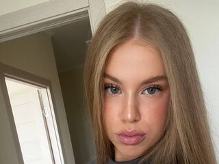 girl naked GinetteHartzheim