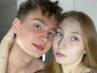 couple fucking in front of web cam JhonyAndAlice