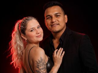 camcouple masturbating with sex toy PamelaAndDyland