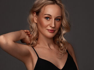 camgirl bondage live show AbeyAmaze