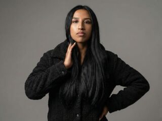 beautiful camgirl AdaharaBanks