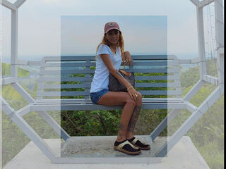 webcam striptease show Akhisha