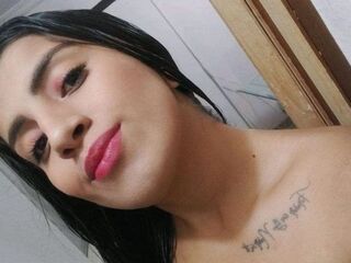 camwhore masturbating with vibrator AlanaMierss