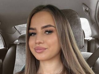 camgirl masturbating with sextoy AliceCire
