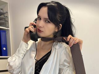 hot cam girl fingering shaved pussy AlisseKen