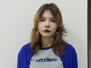 camgirl playing with dildo AmandaHarvey