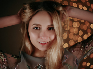 fingering cam whore AmandaLeen