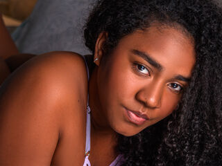 naked girl with webcam masturbating AmaraRuiiz