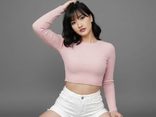 topless webcamgirl AngelaQuinn