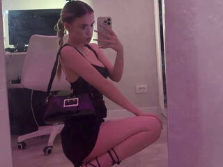 naughty camgirl masturbating AngelesBelfiore
