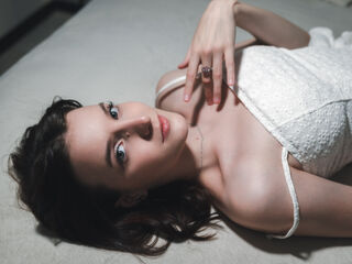 masturbating cam girl AnneAstin