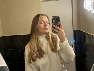 voyeur webcam AryaThomas