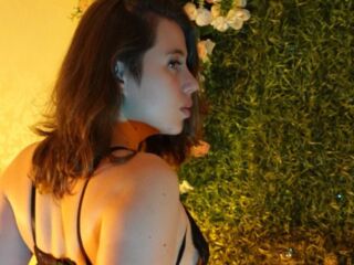 nude gamgirl BellValeria