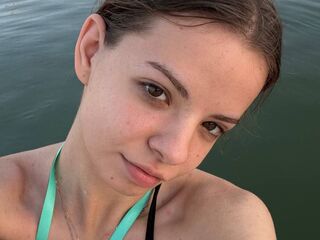 nude webcamgirl pic BonnySeto