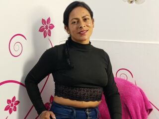 free chat CanelaGolden