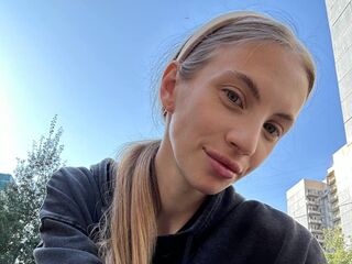 adult cam CatherynBigger