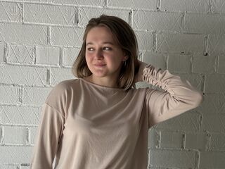 masturbating girl ChristiaBenoy