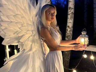 naked webcamgirl CutesLucy