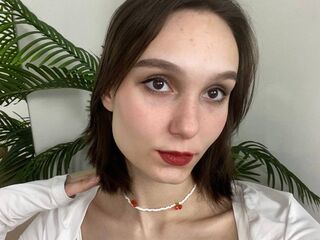 hot webcam slut CwenFurnish
