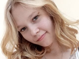 camwhore masturbating with vibrator DainePostema