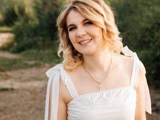 live chat room DemetriceAkpan