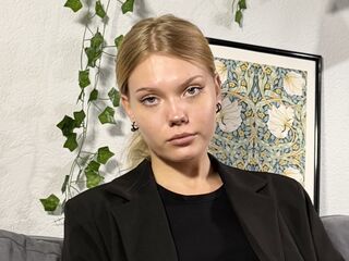 live striptease show DonellaAndra