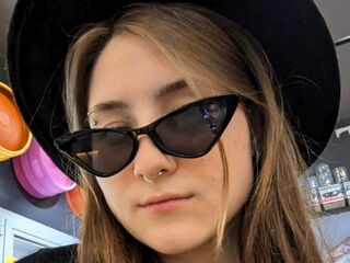 camgirl fingering wet pussy EasterCaris