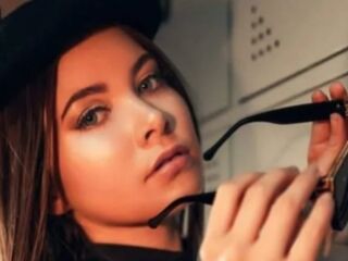 girl cam ElodiRose