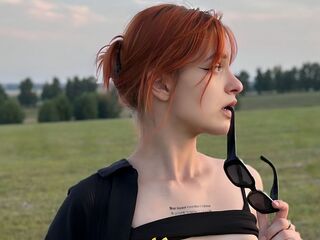 beautiful cam girl EmiCharm