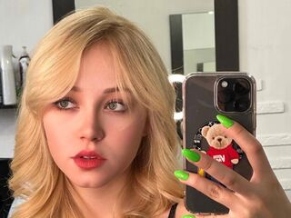 naked girl with webcam masturbating with vibrator EmilyCarles