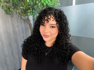naked webcam girl EmilyJune