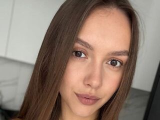 nude webcamgirl GeralynSchuck