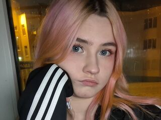 camgirl masturbating with dildo JanenePreyer