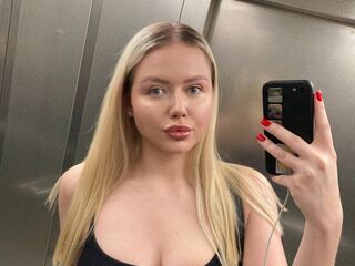 camgirl masturbating with dildo JuliaRupert