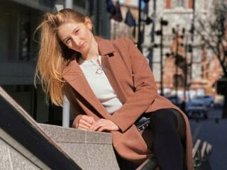 camslut masturbating KaterineKoen
