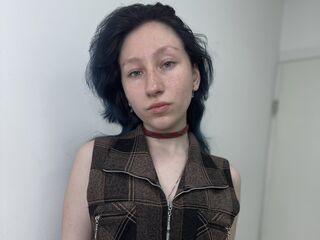 naughty camgirl masturbating with vibrator KendraAllenson