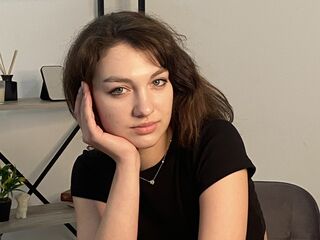 naughty cam girl masturbating with dildo KimberleeSavells