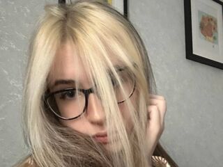 naked camgirl picture KiraRihand