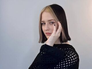 camwhore fingering pussy KitKimmons