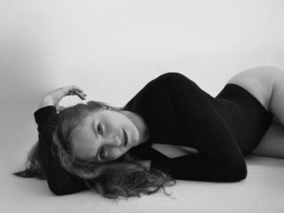naked girl with webcam masturbating with sextoy KolobanovaEva
