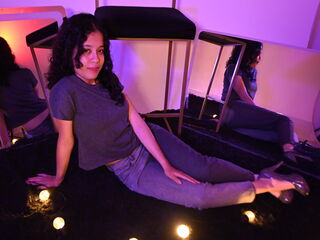 free adult cam picture KyaraLux