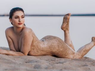 camgirl fingering shaved pussy LanaMonet