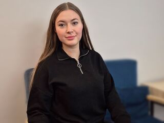 naughty cam girl masturbating LeaDarcy